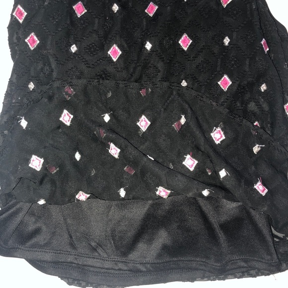 BLACK TOP - Picture 3 of 3